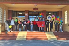 Reprezentacja SP3 na przez szkołą.