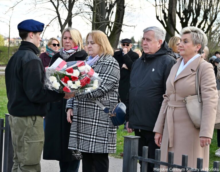 Miejskie uroczystości upamiętniające rocznicę Zbrodni Katyńskiej oraz Katastrofy Smoleńskiej.